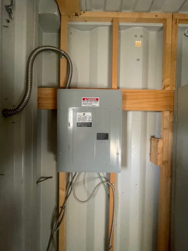 8x20 Sea Can Locker Room For Rent