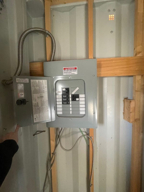 8x20 Sea Can Locker Room For Rent