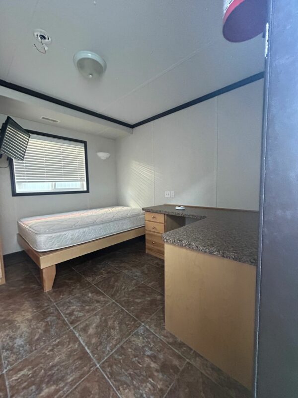 Skidded Executive 4 Bedroom Camp Trailer For Rent