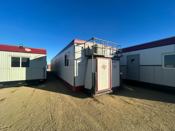 Skidded Executive 4 Bedroom Camp Trailer For Rent