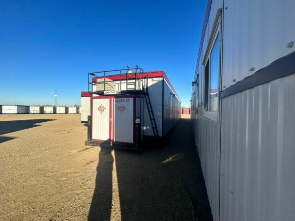 Skidded Executive 4 Bedroom Camp Trailer For Rent